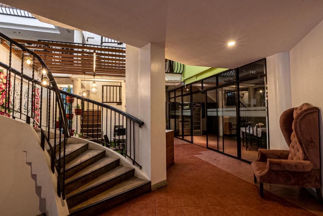 Kiwi Hotel Cebu Zewnętrze zdjęcie